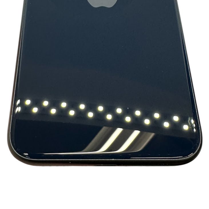 �ڥХåƥ꡼100%��iPhone��SE����3�����64GB���ߥåɥʥ��ȡ�SIM�ե꡼��au��