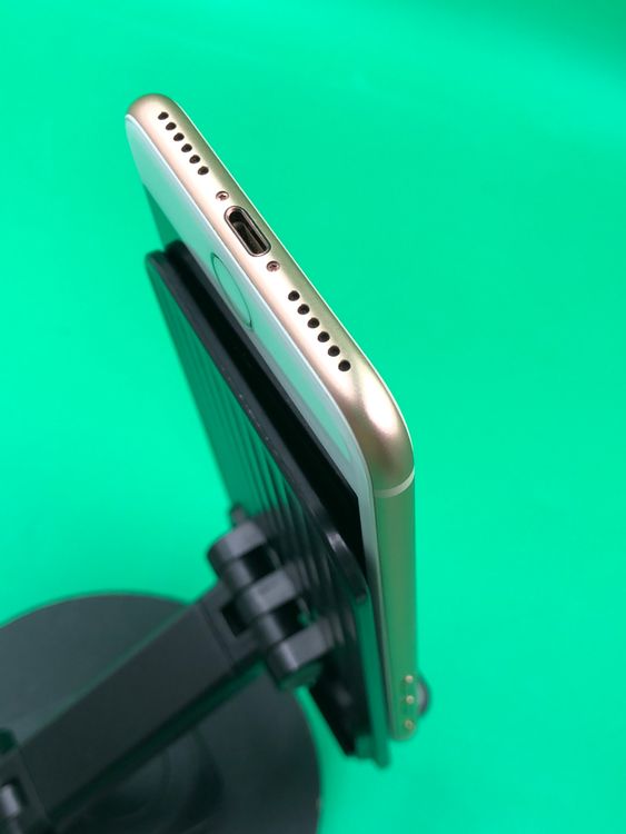 ������󥯡������ƥ��١��������å� iPhone 8 64GB �������