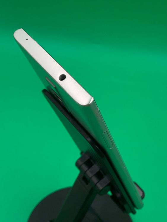 ���������� URBANO V04 64GB ����С� SIM�ե꡼ ���������ɹ� au ��