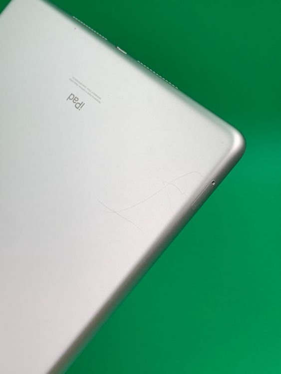 ����� iPad ��9���� Wi-Fi+Cellular 64GB ����С�  KDDI ��