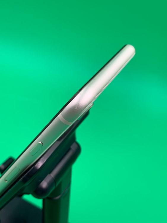 ���Хåƥ꡼���� iPhone SE ��3���� 128GB SIM�ե꡼ Softbank ��