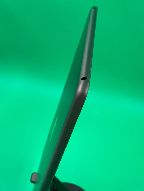 ������ iPad ��7���� Wi-Fi 32GB ���ڡ������졼 ��������95%