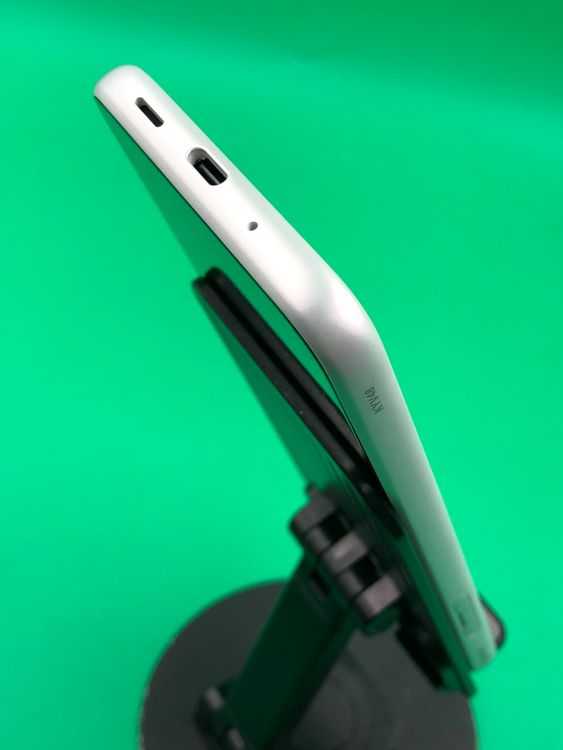 �������� GRATINA KYV48 32GB �ۥ磻�� SIM�ե꡼ ���������ɹ� au ��
