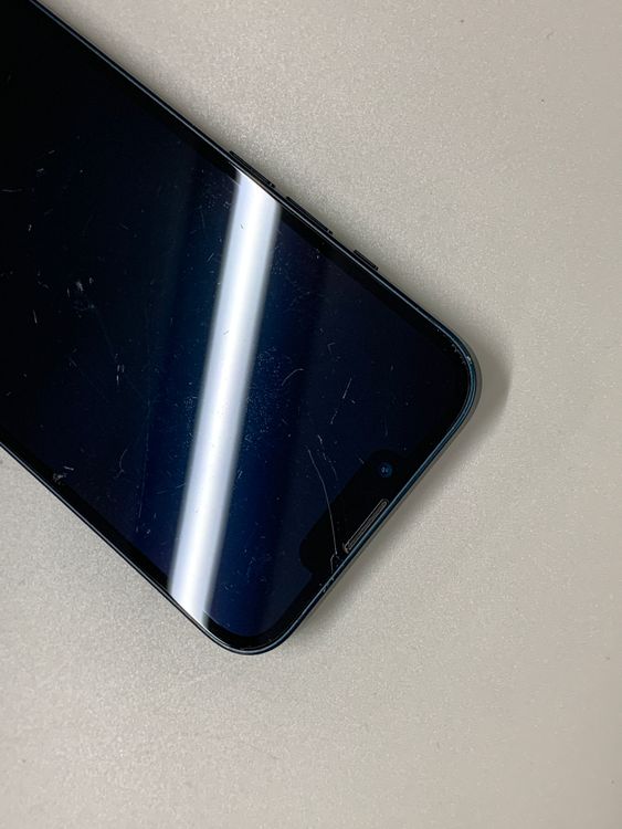 ���Хåƥ꡼���� iPhone 13 128GB �ߥåɥʥ��� docomo ��