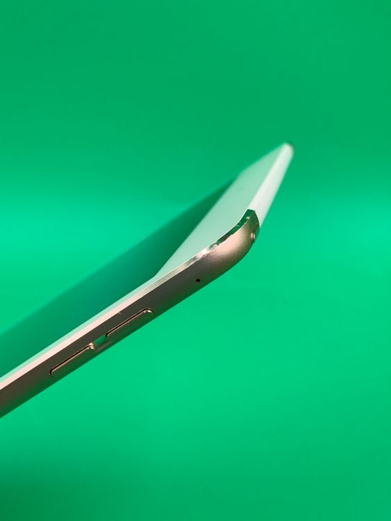 ��������� iPad Air ��2���� Wi-Fi+Cellular SIM�� ����Ǥ���