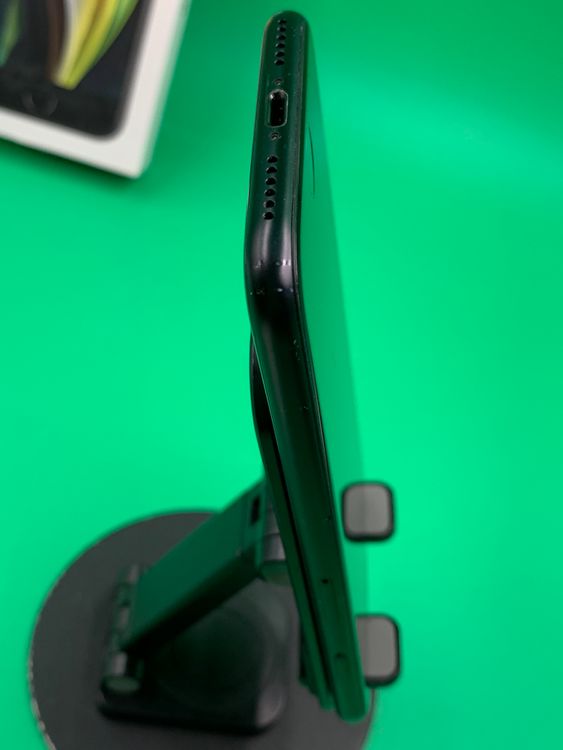 ���Хåƥ꡼���� iPhone SE ��2���� 64GB SIM�ե꡼ ��������100%