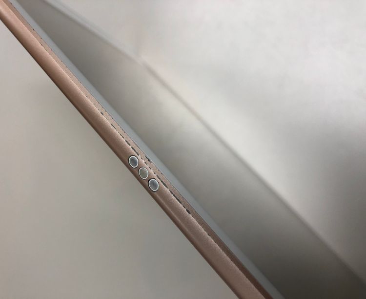 ���Хåƥ꡼���� iPad ��7���� Wi-Fi+Cellular 32GB ������� KDDI ��