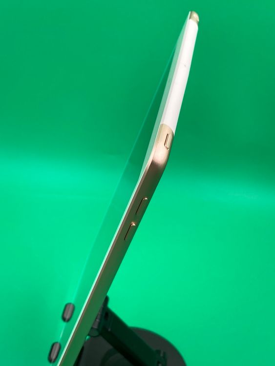 ����� iPad ��5���� Wi-Fi+Cellular 32GB �������  docomo ��