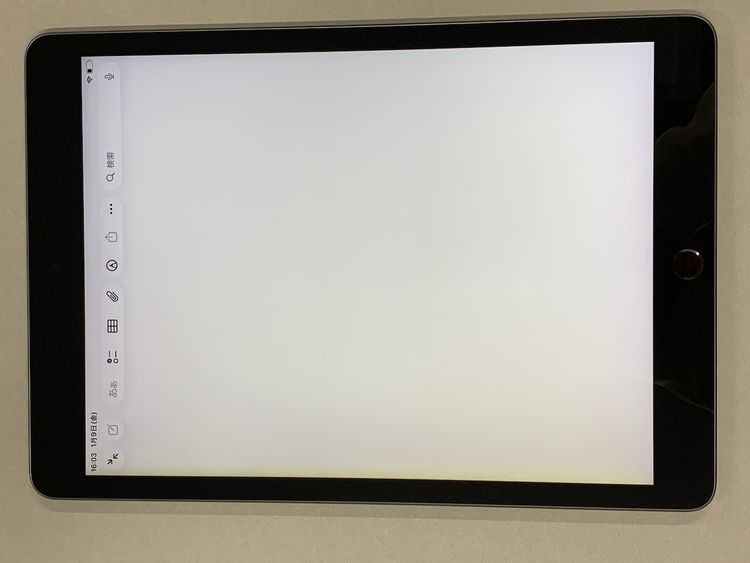 ����� iPad ��9���� Wi-Fi 64GB ���ڡ������졼 ��������85%