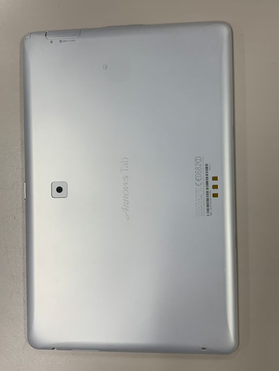 ������ ARROWS Tab 64GB ���������ɹ� KDDI �� FJT21 �ۥ磻��