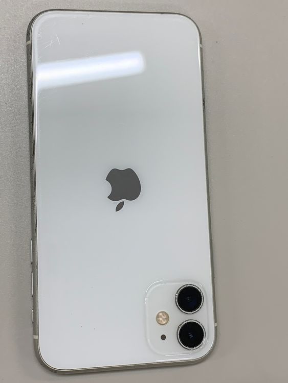 Хåƥ꡼ iPhone 11 64GB ۥ磻 SoftBank 