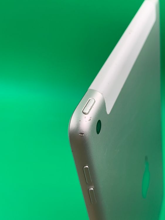 ����� iPad ��8���� Wi-Fi+Cellular 32GB ����С� docomo ��