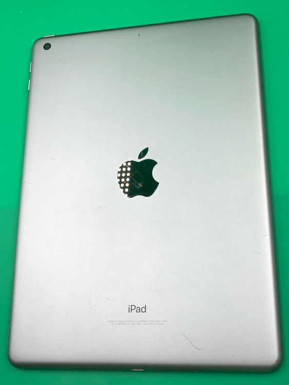 ���Хåƥ꡼���� iPad ��5���� Wi-Fi 32GB ���ڡ������졼