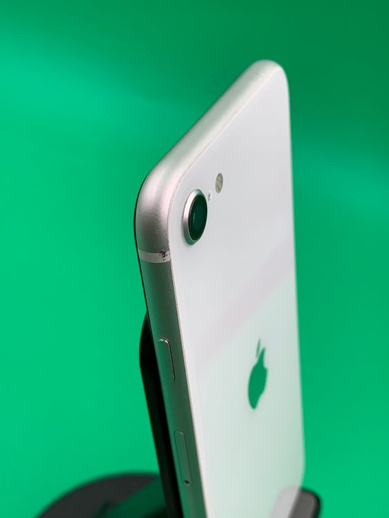 ���Хåƥ꡼���� iPhone SE ��2���� 64GB SIM�ե꡼ ��������100%