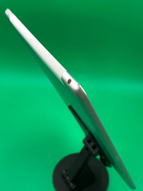 ����� iPad ��7���� Wi-Fi+Cellular 32GB ����С� KDDI ��