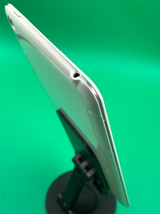 �����礤���� Qua tab 01 16GB �ۥ磻�� SIM�ե꡼ au �� KYT31