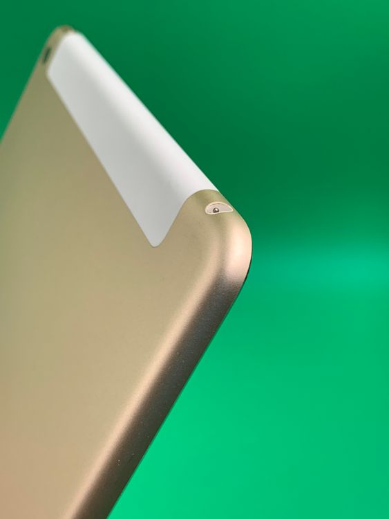 ������ iPad Air ��2���� Wi-Fi+Cellular 16GB ������� KDDI ��