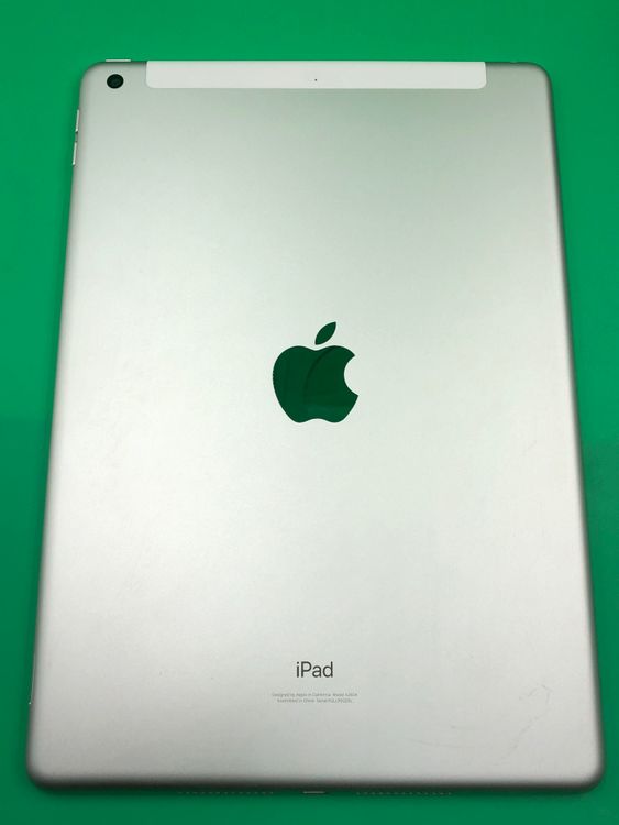 ����������� iPad ��9���� Wi-Fi+Cellular 64GB  KDDI ��