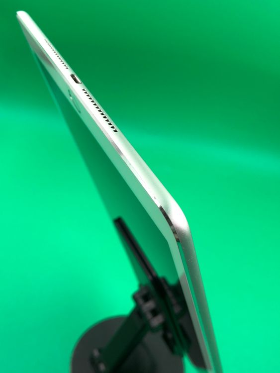������ iPad Air ��2���� Wi-Fi + Cellular 64GB ����С� KDDI��