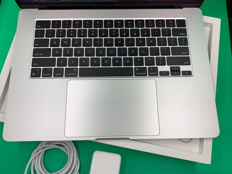 ������Ʊ�͡�����19�� MacBook Air 15����� M3 2024 24GB 512GB