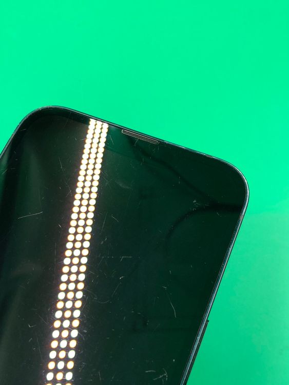 ���Хåƥ꡼���� iPhone 13 128GB �ߥåɥʥ��� SIM�ե꡼  au ��