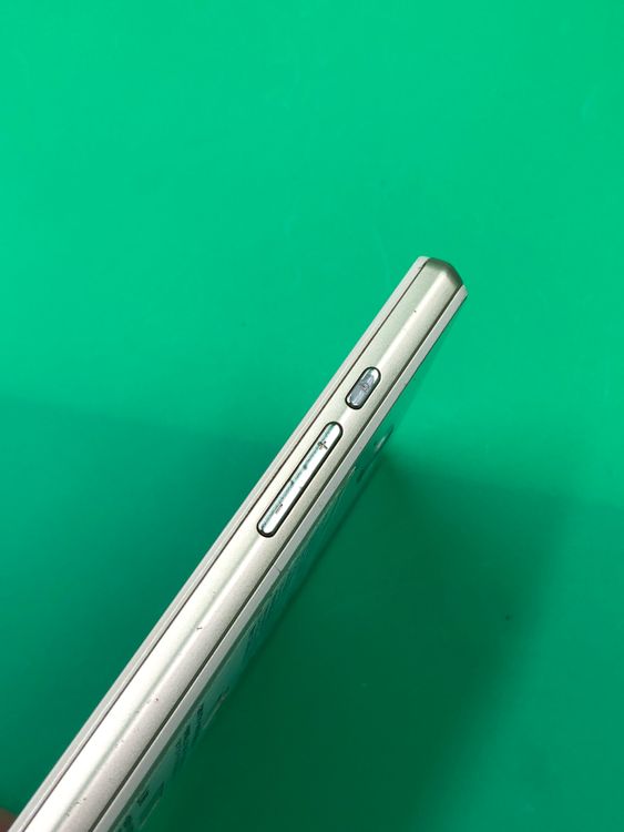 ����� AQUOS EVER 16GB SIM�ե꡼ ���������ɹ� docomo ��