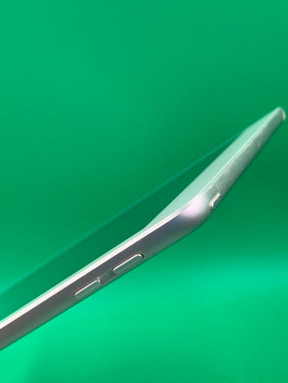 ����� iPad ��5���� Wi-Fi 32GB MP2G2J/A ����С�