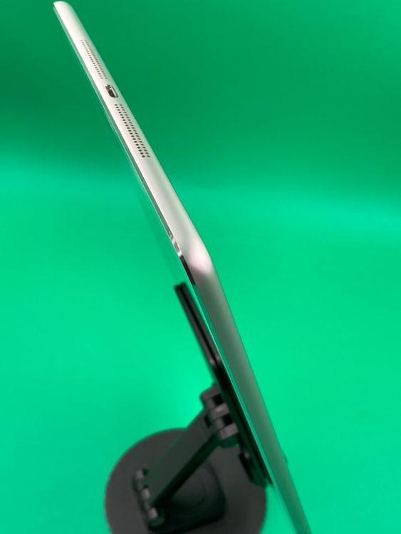 ������ iPad Air ���� Wi-Fi+Cellular 16GB ��������94% KDDI ��