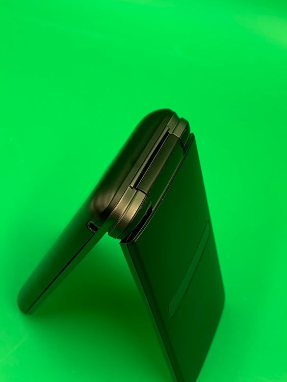 ������ GRATINA KYF39 4GB �֥�å� SIM�ե꡼ KDDI �� H2