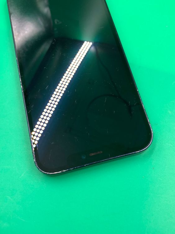 ���Хåƥ꡼���� iPhone 12 128GB �֥�å� SIM�ե꡼ au �� H2