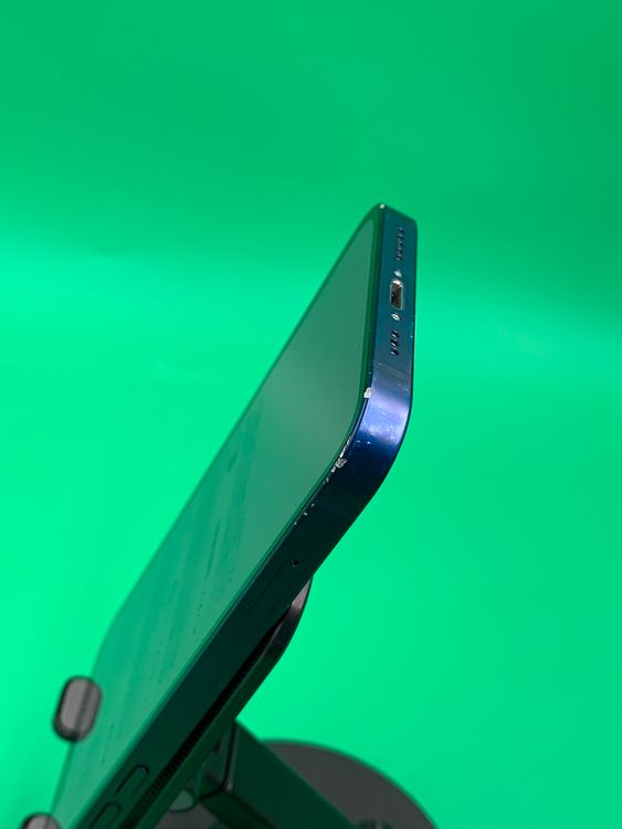 ���ѥͥ롦�Хåƥ꡼���� iPhone 12 64GB �֥롼 KDDI ��