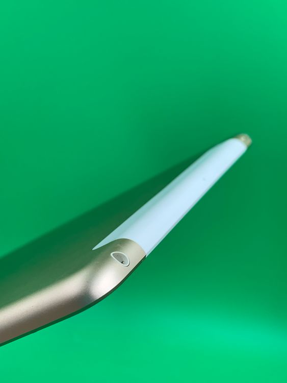 �����ʡ��Хåƥ꡼���� iPad ��5���� Wi-Fi+Cellular 32GB �������