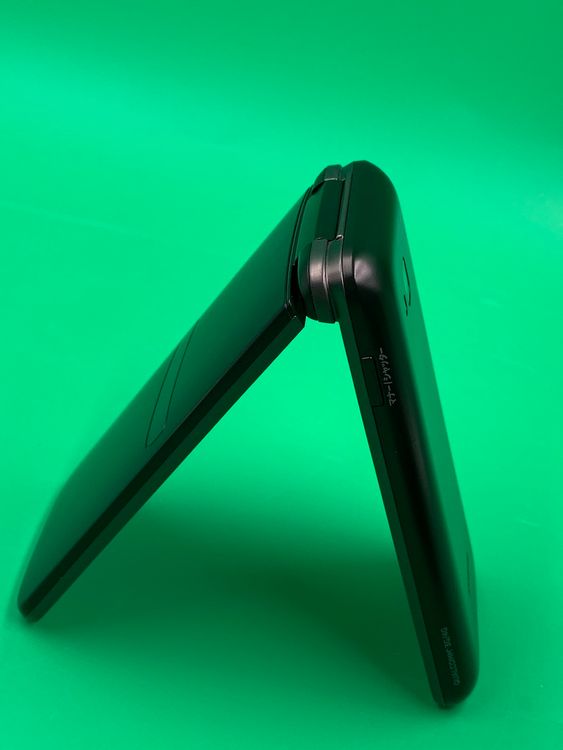 �����礤���� GRATINA KYF39 4GB �֥�å� SIM�ե꡼ KDDI ��