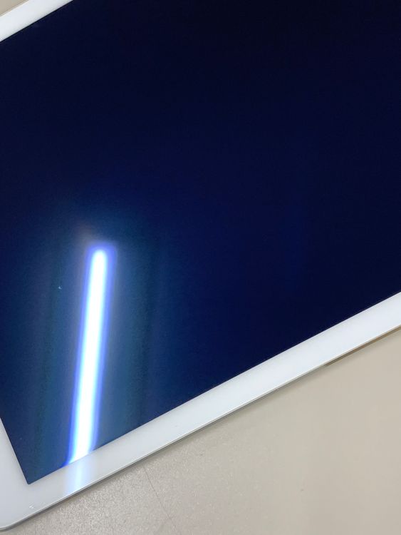 ������ iPad Air ��2���� Wi-Fi+Cellular 16GB ������� KDDI ��