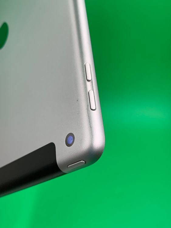 ������ iPad ��6���� Wi-Fi+Cellular 128GB ���ڡ������졼 KDDI ��