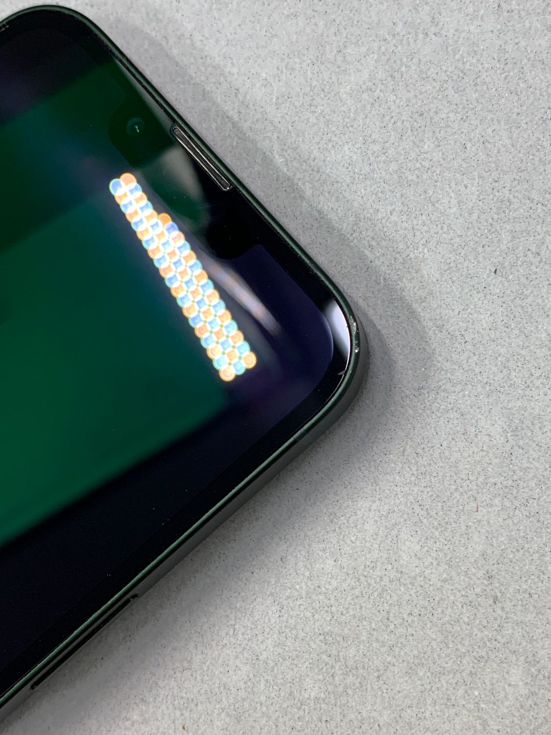 ムスビー｜☆バッテリー新品 iPhone 13 128GB アルパイングリーン au
