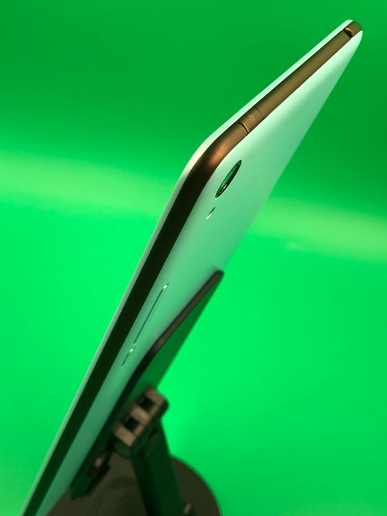 �����礤���� Qua tab QZ8 32GB �֥롼 SIM�ե꡼ au �� KYT32