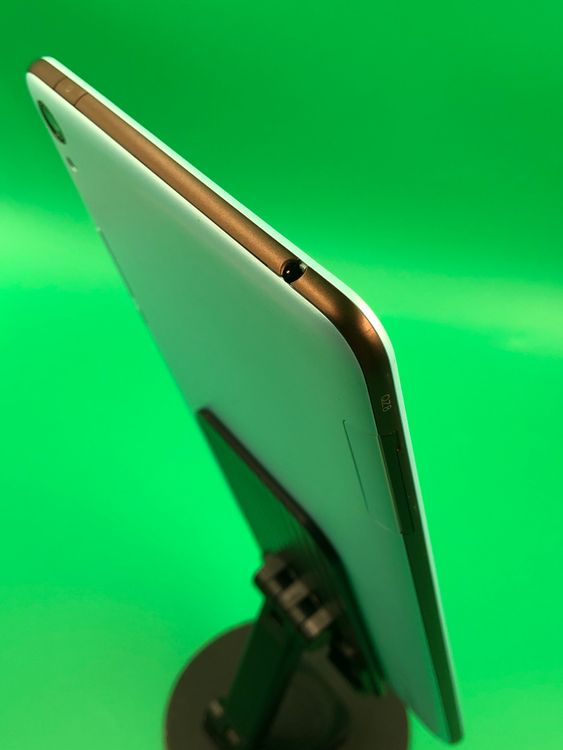 �����礤���� Qua tab QZ8 32GB �֥롼 SIM�ե꡼ au �� KYT32
