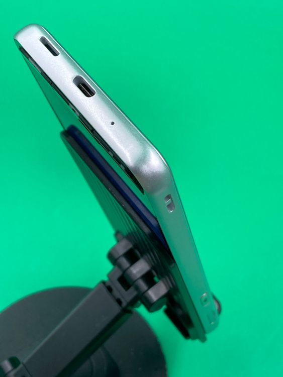 ����� BASIO active 64GB ����С� SIM�ե꡼ KDDI ��