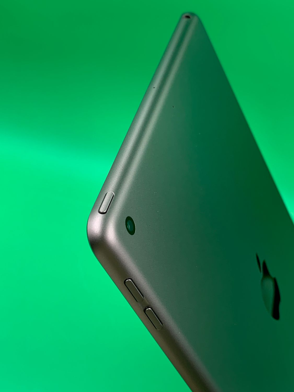 ムスビー｜☆美品 iPad 第8世代 Wi-Fi 128GB MYLD2J/A スペースグレイ