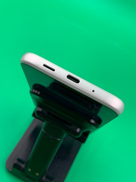 ������ GRATINA KYV48 32GB �ۥ磻�� SIM�ե꡼ ���������ɹ� au ��