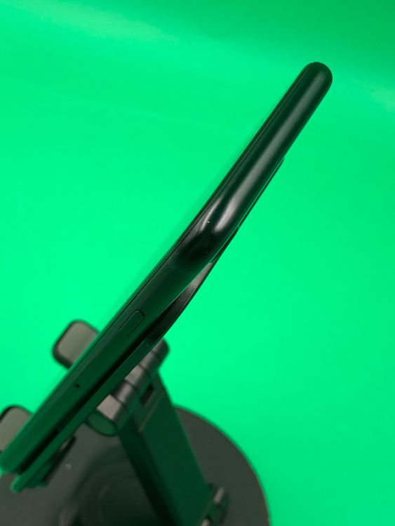 ���Хåƥ꡼���� iPhone SE ��3���� 64GB ��������100% au ��