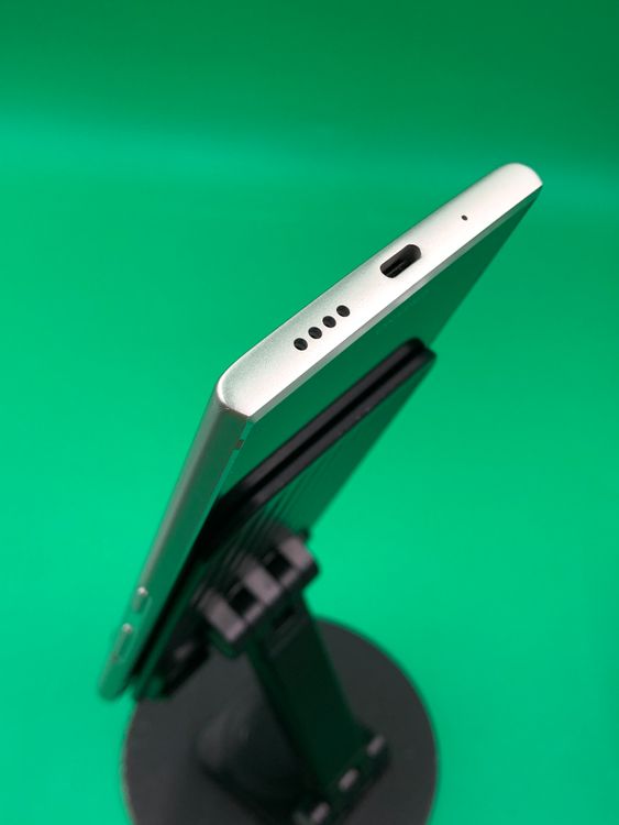 ���������� URBANO V04 64GB SIM�ե꡼ ���������ɹ� au ��