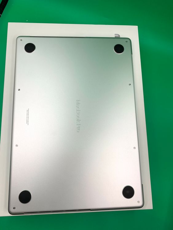������Ʊ�͡�����8�� MacBook Pro 14����� M5���å� 24GB 1TB H2