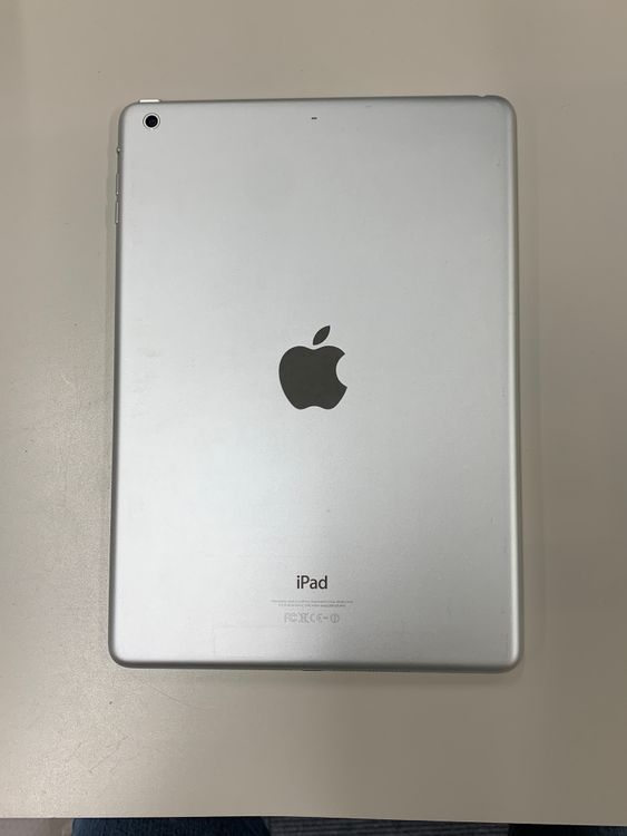 ������󥯡������ƥ��١��������å� iPad Air ���� Wi-Fi+Cellular
