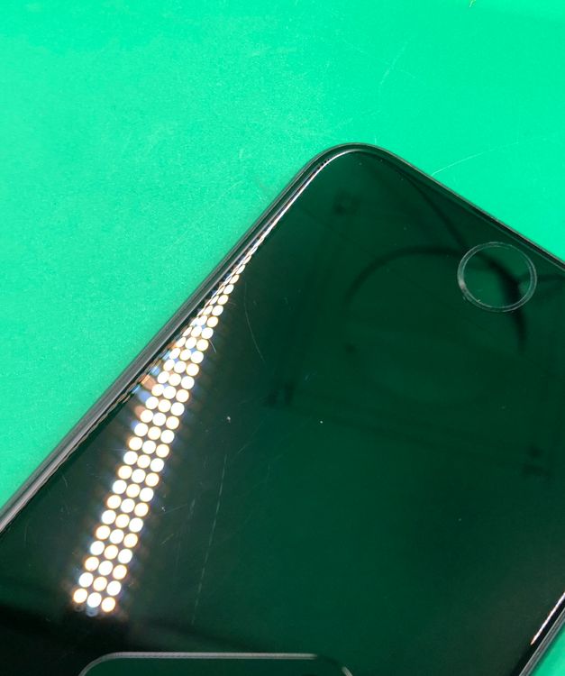 ���Хåƥ꡼���� iPhone SE ��3���� 64GB ��������100% au ��