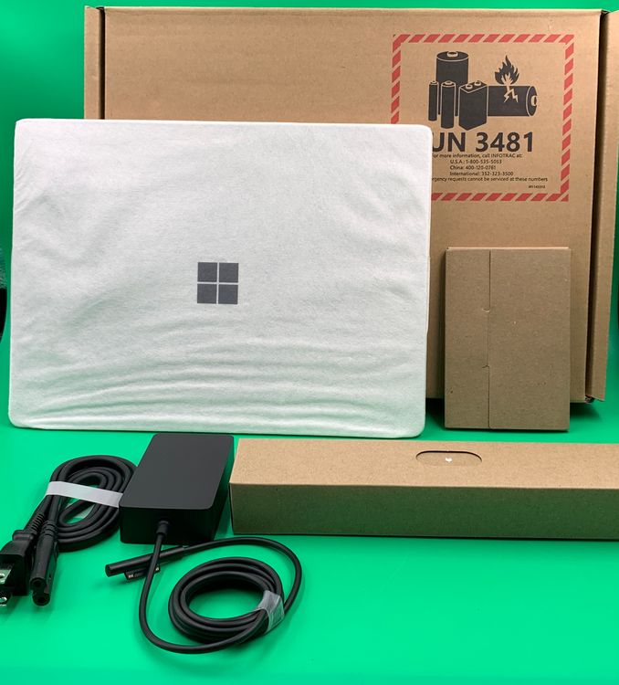 ̤���� Microsoft Surface Laptop Go 3 Core i5 8GB256GB