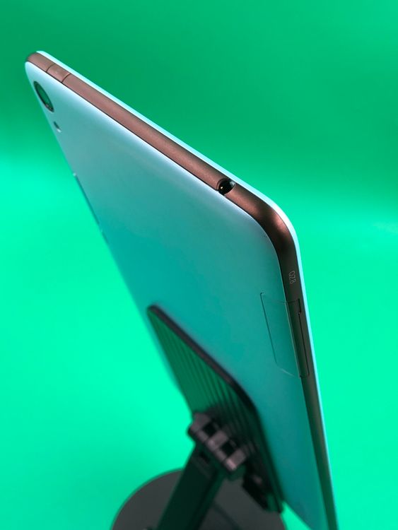 �������� Qua tab QZ8 32GB �֥롼 SIM�ե꡼  au �� KYT32
