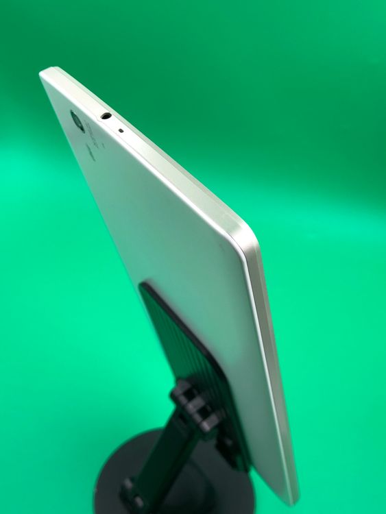 ������ Qua tab PX 16GB �ۥ磻�� SIM�ե꡼ au �� LGT31
