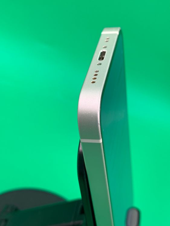 ���Хåƥ꡼���� iPhone 12 mini 64GB �ۥ磻�� KDDI ��